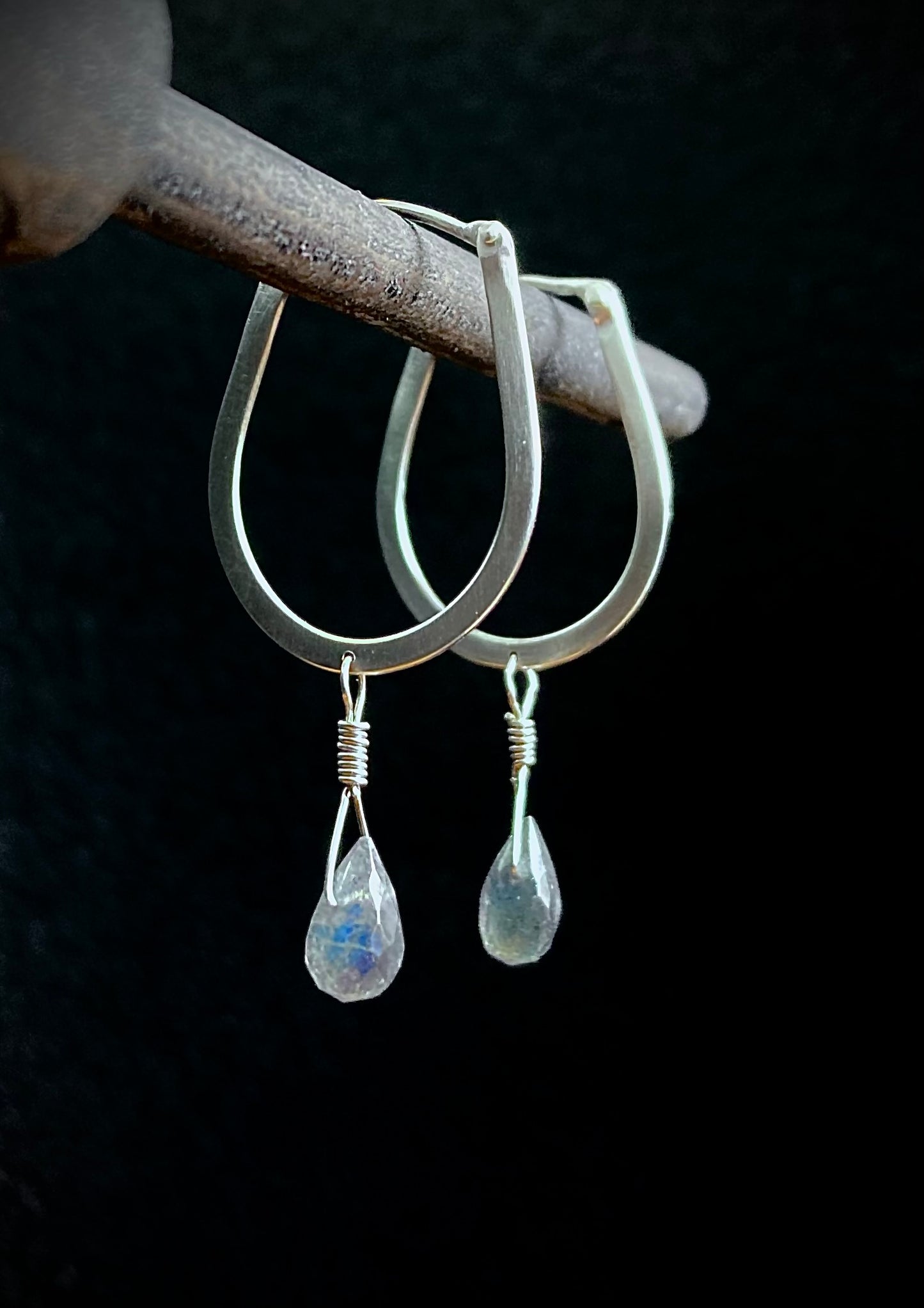 Labradorite hop earrings