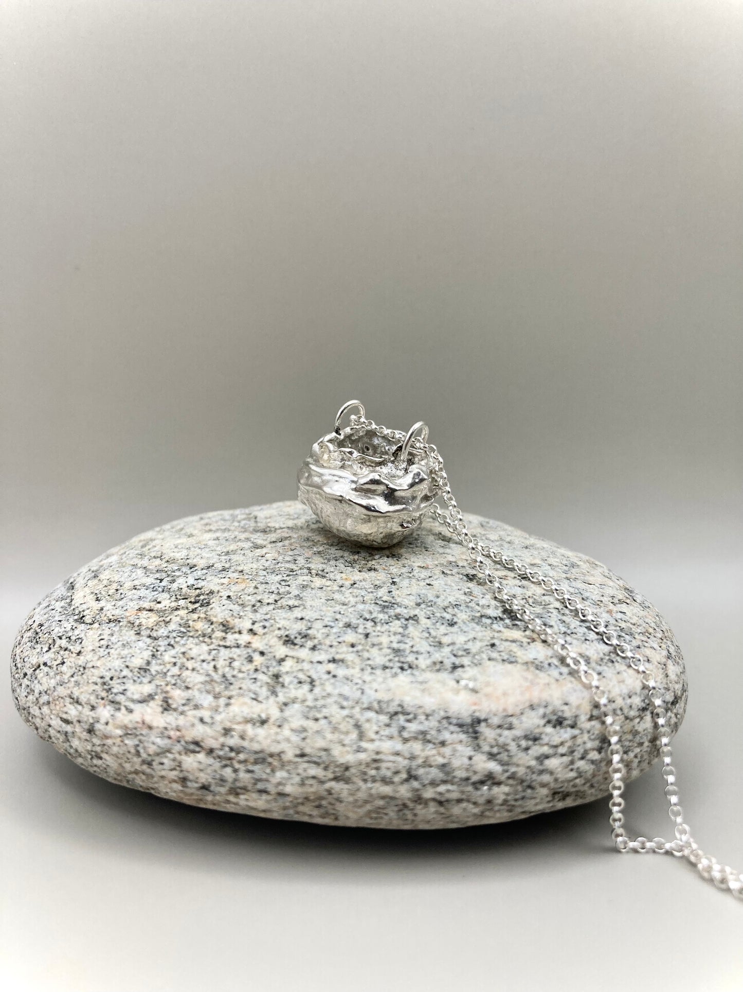 Basket necklace