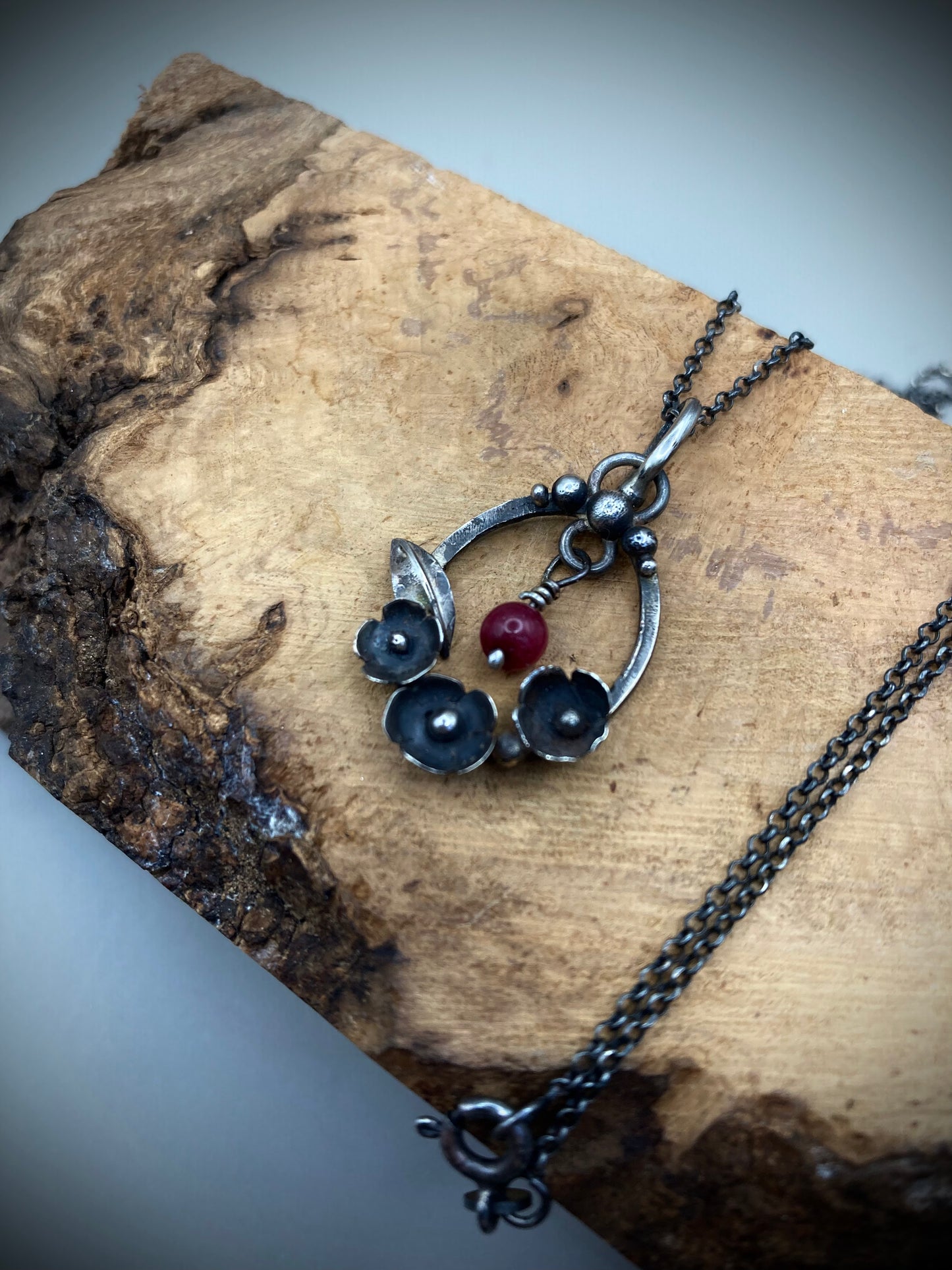 Flower ruby jade necklace