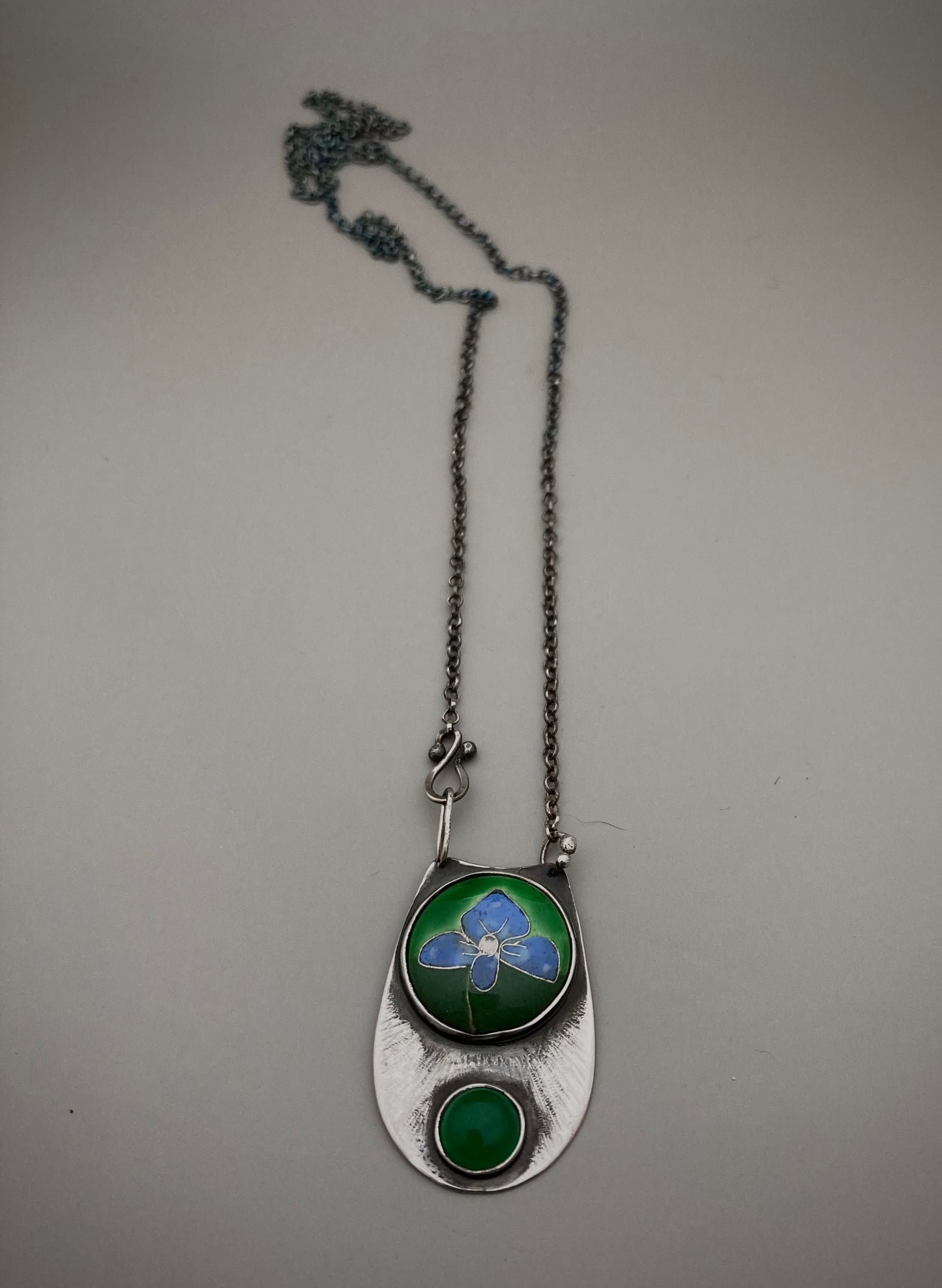 Ketting van wilde viooltjes